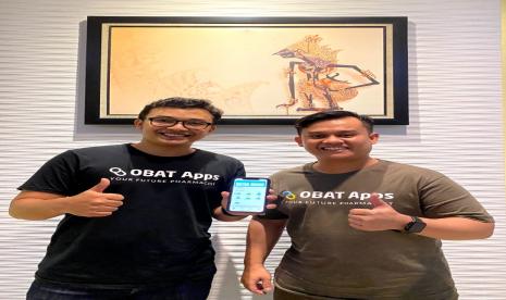 Saiful Robbani sebagai Chief Marketing Officer (kiri)  & Ridho M. Sakti, CEO PT Obat Inovasi Indonesia.