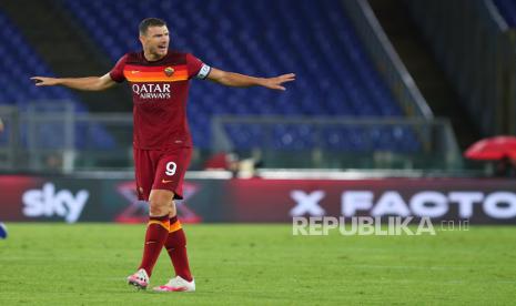 Striker AS Roma Edin Dzeko.