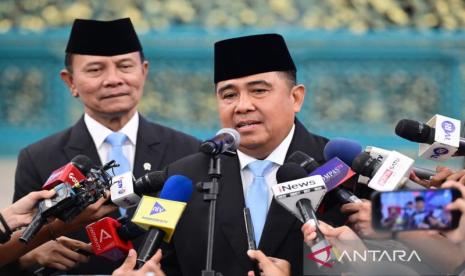 wamenhan-dorong-industri-pertahanan-perkuat-tni-dan-gerakkan-ekonomi-nasional