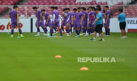 Para pemain timnas Vietnam melakukan sesi latihan/ilustrasi.