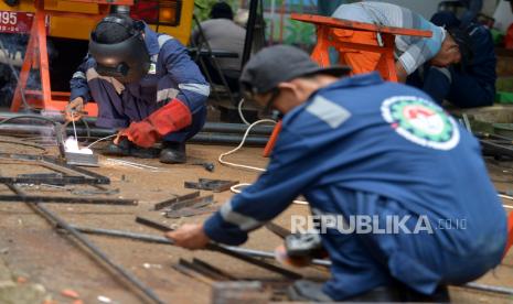 Peserta mengikuti pelatihan kerja teknik pengelasan (ilustrasi ). 