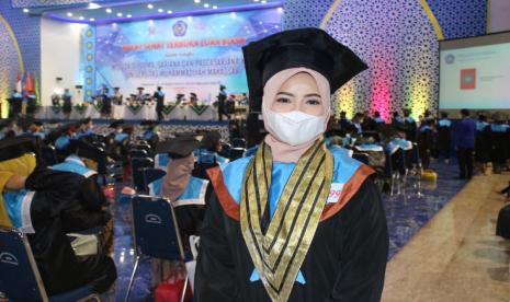 Wisudawan Terbaik Unismuh, Penulis di Jurnal Bereputasi - Selesai 3,5 Tahun - Suara Muhammadiyah