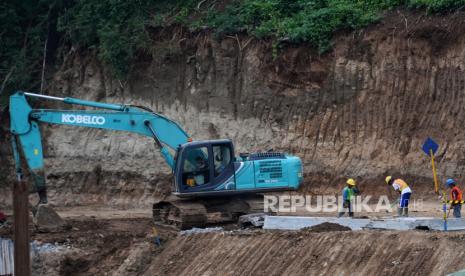 Ilustrasi. Presiden Joko Widodo mengaku sudah membisiki Penjabat (Pj) Gubernur DKI Jakarta Heru Budi Hartono untuk menyelesaikan proyek sodetan Sungai Ciliwung menuju Banjir Kanal Timur (BKT).