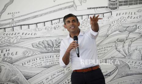  Rishi Sunak menghadiri acara anggota di Bexhill, Sussex, menjelang razia di Eastbourne pada Jumat malam, sebagai bagian dari kampanye untuk menjadi pemimpin Partai Konservatif dan perdana menteri berikutnya, Jumat 5 Agustus 2022. Sunak mengkritik kebijakan pandemi virus corona Perdana Menteri saat ini Boris Johnson.