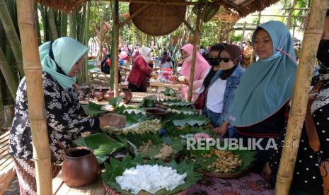 Aktivitas jual beli (ilustrasi). Kemenko Bidang Perekonomian menyebut, sektor kesehatan sangat penting bagi pemulihan ekonomi.