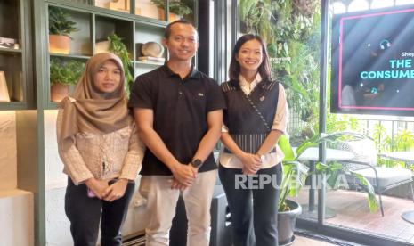 Diskusi media dalam acara Shoppertainment 2024 The Future of Consumer & Commerce here in APAC di Greyhound Cafe Menteng, Jakarta, Selasa (30/1/2024). 