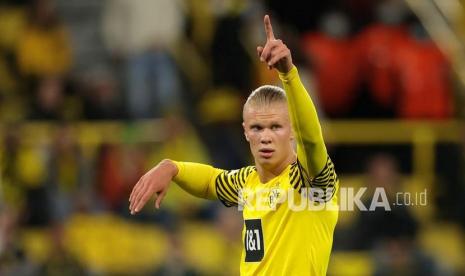 Dortmund vs Greuther fürth 3-1, Haaland Dua Gol