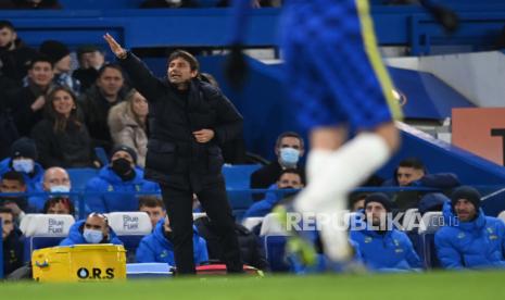 Pelatih Tottenham Hotspur Antonio Conte pada semifinal Piala Carabao kontra Chelsea.