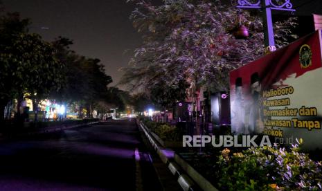 Suasana malam di kawasan wisata Malioboro, Yogyakarta. Pemkab Sleman tetap melakukan patroli malam untuk mencegah klitih di jalan Yogyakarta.