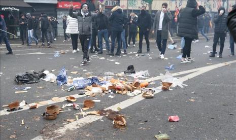 Paris berubah menjadi medan pertempuran selama akhir pekan kemarin saat protes dengan kekerasan yang dilakukan oleh pendukung kelompok teroris PKK bentrok dengan polisi.