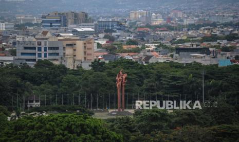 Suasana lanskap Kota Bandung, Jawa Barat, Senin (11/1/2021). Badan Pusat Statistik (BPS) Provinsi Jawa Barat mencatat jumlah penduduk di Jawa Barat pada 2020 mengalami kenaikan 2,4 persen atau sebanyak 49.935.858 penduduk dibandingan pada 2019 dengan jumlah penduduk sebanyak 49.316.712 . 