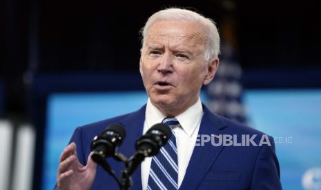  Presiden Joe Biden berbicara dalam acara vaksinasi COVID-19, di Auditorium Pengadilan Selatan di kampus Gedung Putih, Senin, 29 Maret 2021, di Washington