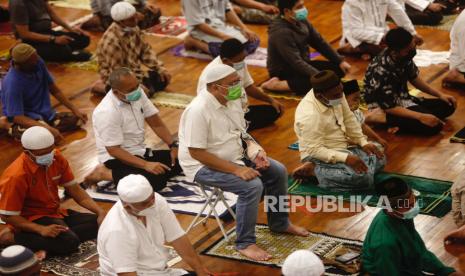 Sholat Id di masjid dan lapangan boleh digelar dengan protokol kesehatan.