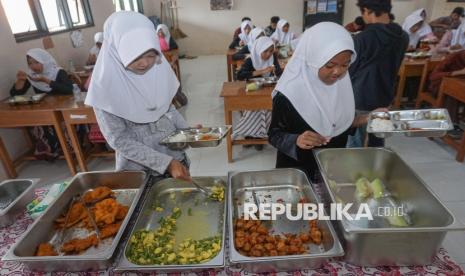 anggaran-makan-bergizi-gratis-capai-rp-1532-triliun