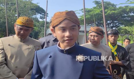 Calon wakil presiden (cawapres) nomor urut dua, yang juga Wali Kota Solo, Gibran Rakabuming Raka, saat diwawancara di Kota Solo, Sabtu (17/2/2024). 