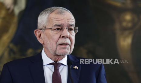 Presiden Austria Alexander Van der Bellen diproyeksikan kembali terpilih menjadi presiden untuk masa jabatan kedua 