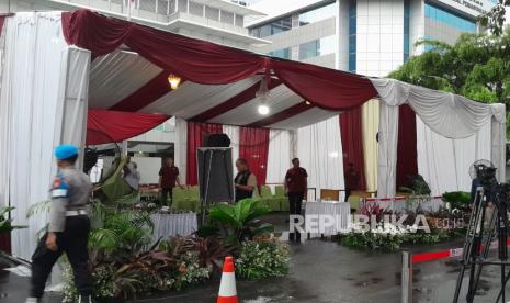 Suasana di TPS 10, Gambir, Jakarta Pusat tempat Presiden Jokowi dan Iriana akan mencoblos.