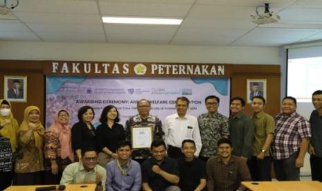 Pusat Pelatihan Ayam Petelur Bebas Sangkar UGM Raih Sertifikasi Internasional