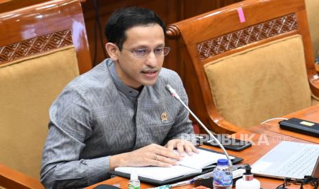 Menteri Pendidikan dan Kebudayaan (Mendikbud) Nadiem Anwar Makarim berencana mengubah metode perhitungan dana Bantuan Operasional Sekolah (BOS) pada 2021. (ilustrasi)