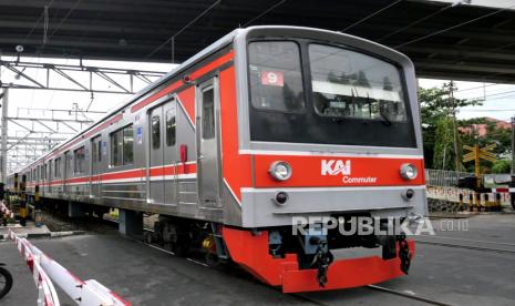 KRL komuter Jogja-Solo 