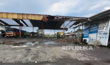 Suasana eks Terminal Cilembang di kawasan Jalan Ir Juanda, Kota Tasikmalaya, Jawa Barat, Ahad (12/11/2023). 