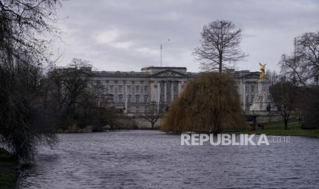 Istana Buckingham telah meminta maaf kepada seorang pemimpin lembaga amal kulit hitam asal Inggris, yakni Ngozi Fulani. 