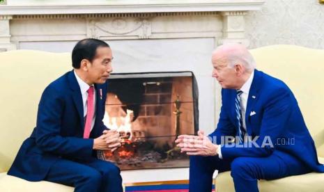 Presiden Jokowi saat melakukan pertemuan bilateral dengan Presiden AS Joe Biden di Gedung Putih, Washington DC, AS, Selasa (14/11/2023).