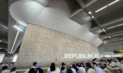 Arti Sebenarnya dari Keberhasilan Lempar Jumrah, Bukan Setan, Tapi Ini yang Disasar
