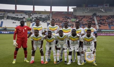 Pemain Timnas Senegal berfoto sebelum pertandingan babak penyisihan Grup D Piala Dunia U17 2023 di Stadion Si Jalak Harupat, Kabupaten Bandung, Jawa Barat, Jumat (17/11/2023).