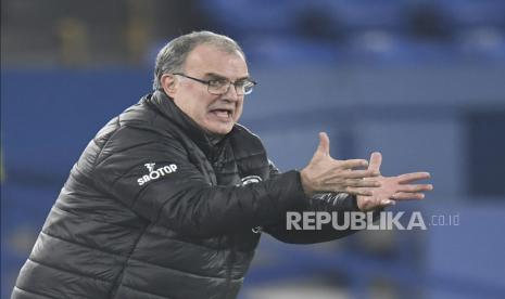  Reaksi pelatih kepala Marcelo Bielsa dari Leeds selama pertandingan sepak bola Liga Utama Inggris antara Everton FC dan Leeds United di Liverpool, Inggris, 28 November 2020.