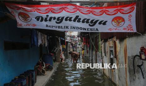 Banjir Rob Genangi Permukiman Warga di Muara Angke |Republika Online 13 097506600 1762413963 830 556