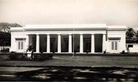 Gedung Pancasila yang dulu merupakan rumah panglima militer Belanda.