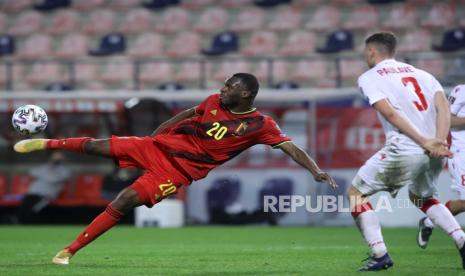  Christian Benteke (kiri) saat membela timnas Belgia.