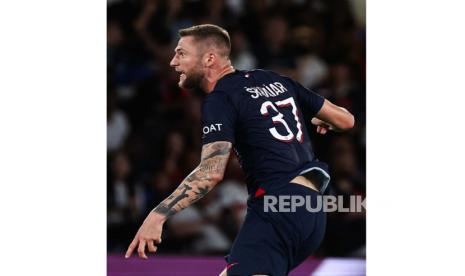 Gelandang Paris Saint-Germain (PSG), Milan Skriniar. 