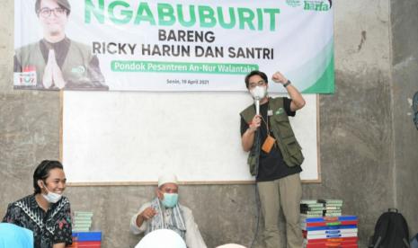 LAZ Harfa, Ngabuburit Bareng Ricky Harun di Pesantren