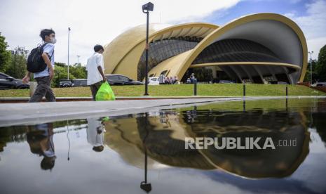 Teater Keong Mas di Taman Mini Indonesia Indah (TMII), Jakarta, Ahad (20/11/2022). Wajah baru TMII akan diluncurkan pada 18 Juni 2023.