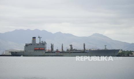 Kapal pasokan USNS John Ericsson Amerika berlabuh di tempat yang dulunya merupakan pangkalan angkatan laut luar negeri terbesar Amerika di Subic Bay Freeport Zone, provinsi Zambales, barat laut Manila, Filipina pada Senin 6 Februari 2023. Panglima Militer Filipina pada Rabu (15/2/2023), mengatakan Filipina dan Amerika Serikat (AS) tahun ini akan melakukan latihan militer gabungan terbesar kedua negara sejak 2015. Latihan militer Filipina-AS ini dilatarbelakangi meningkatnya ketegangan dengan Cina di Laut Cina Selatan (LCS).