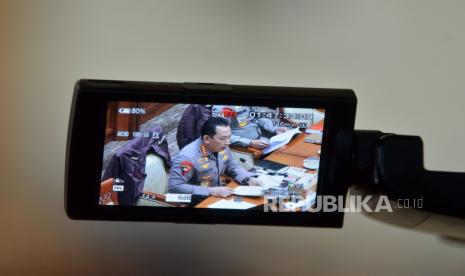 Kapolri Jenderal Pol Listyo Sigit Prabowo mengikuti rapat kerja dengan Komisi III DPR di Kompleks Parlemen, Senayan, Jakarta, Rabu (24/8/2022). Rapat tersebut membahas terkait kasus dugaan pembunuhan berencana terhadap Brigadir Yosua di rumah dinas mantan Kadiv Propam Irjen Pol Ferdy Sambo. Prayogi/Republika