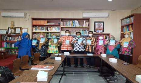 KANJO Launching Buku Perdana Komunitas