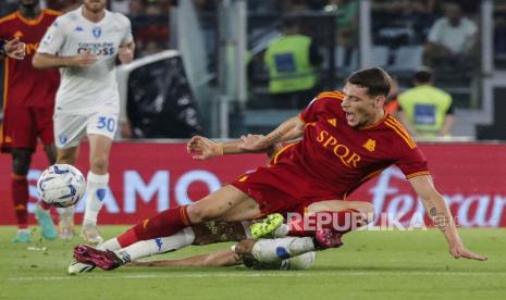  Andrea Belotti saat memperkuat AS Roma (ilustrasi). Belotti dipinjamkan Roma ke Fiorentina selama enam bulan ke depan.