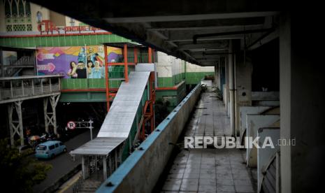 Kondisi bangunan terbengkalai di Blok G Pasar Tanah Abang, Jakarta Pusat, Rabu (1/2/2023). 