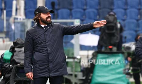  Andrea Pirlo saat masih melatih Juventus.