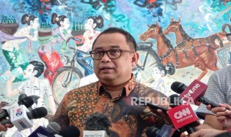 Koordinator Staf Khusus Presiden RI, Ari Dwipayana. Ari Dwipayana menyebut suasana kabinet masih kondusif