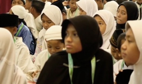 1000 anak yatim berbuka puasa bersama NRA Group di Masjid At-tin, Jakarta Timur