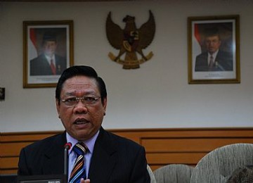 Menko Kesra Agung Laksono