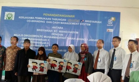 13 sekolah menandatangani kerja sama tabungan simpel iB BRISyariah