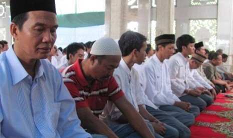 ratusan siswa sma 106 jakarta mengikuti kegiatan zikir dan doa jelang ujian nasional