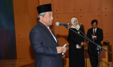 Menteri Pendidikan dan Kebudayaan (Mendikbud) Mohammad Nuh, memberikan pidato usai melantik Rektor dan Direktur Politeknik Negeri Tanah Laut serta mengukuhkan 11 Orang Anggota BSNP di Gedung Kemdikbud Jakarta.