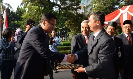  Serah terima mandat kerjasama antara PTN dengan LPDP di Kemdikbud, Jakarta, Ahad, 17 Agustus 2014.