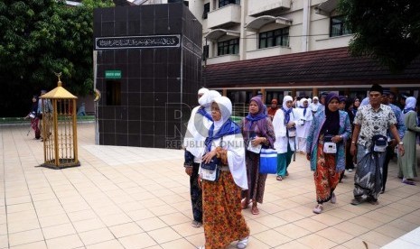  Calon Jamaah haji di asrama haji, Bekasi, Jawa Barat, Kamis (4/9).   (Republika/ Tahta Aidilla)